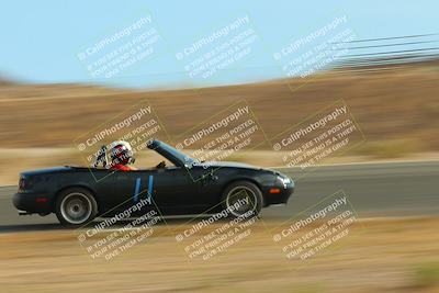 media/Jun-01-2025-CalClub SCCA (Sun) [[eae223c5dd]]/Group 1/Track Event 5/